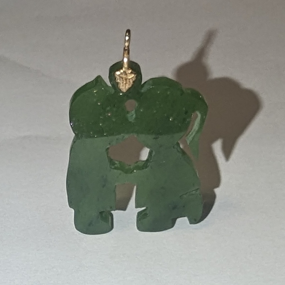 Jade Kissing Cousin Charm Necklace Pendant Boy Kissing Girl